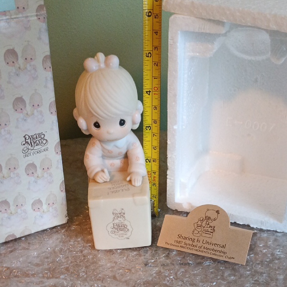 Vintage 1987 Precious Moments Symbol Of Membership